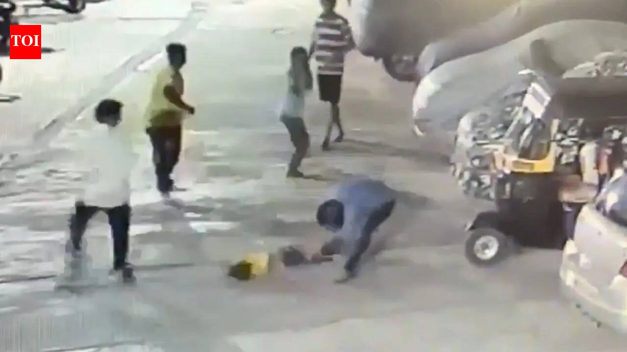 Mumbai auto driver lifts 4-year-old by legs, smashes his head multiple times on ground after tiff with father; child critical