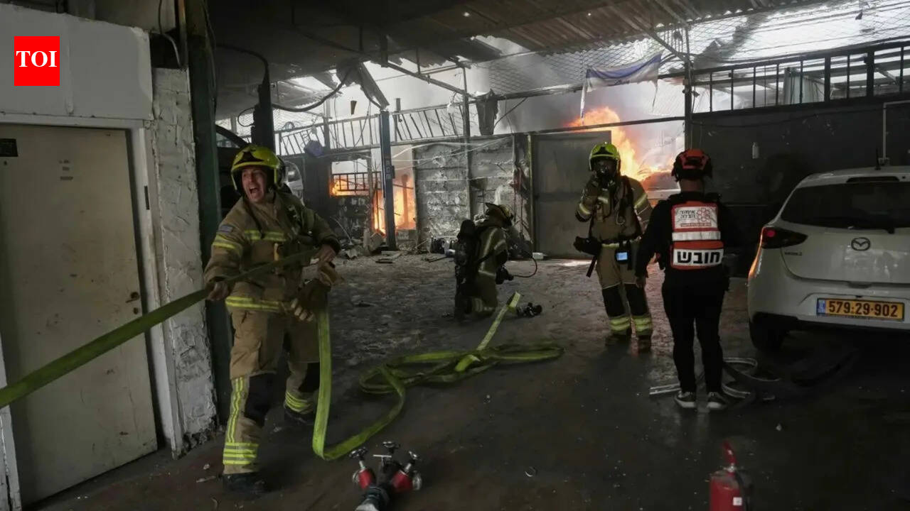 UAE bars Iranians from entering, transiting country amid hostilities