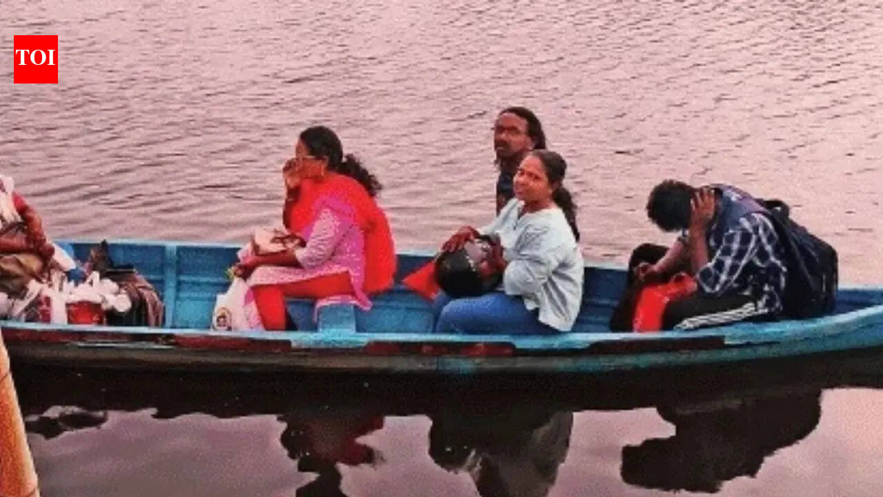 Amid buzz & din, Kochi islanders endure all alone