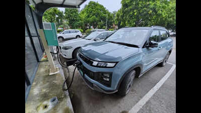 After poor response, PMC puts EV charging station expansion plan on back burner