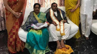 Rape accused Nashik 'godman' Ashok Kharat's wife on the run, son detained; fresh land fraud case filed