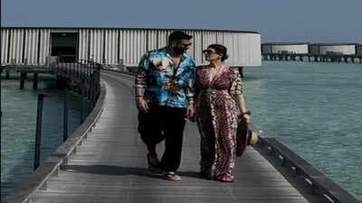 Twinkle Khanna recalls Akshay Kumar dropping her hat in Maldives, shares hilarious vacation moments