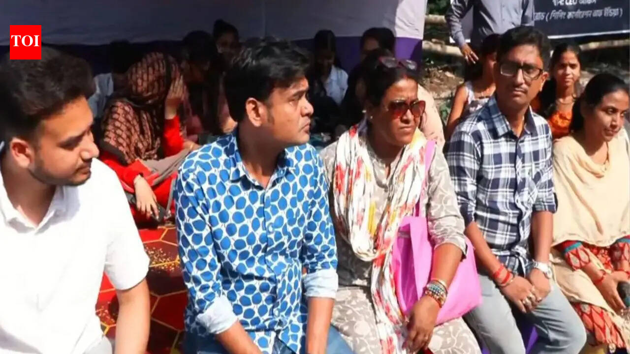 Bengal polls: TMC launches indefinite protest near CEO’s office over Form 6 row; traffic diverted, security tightened