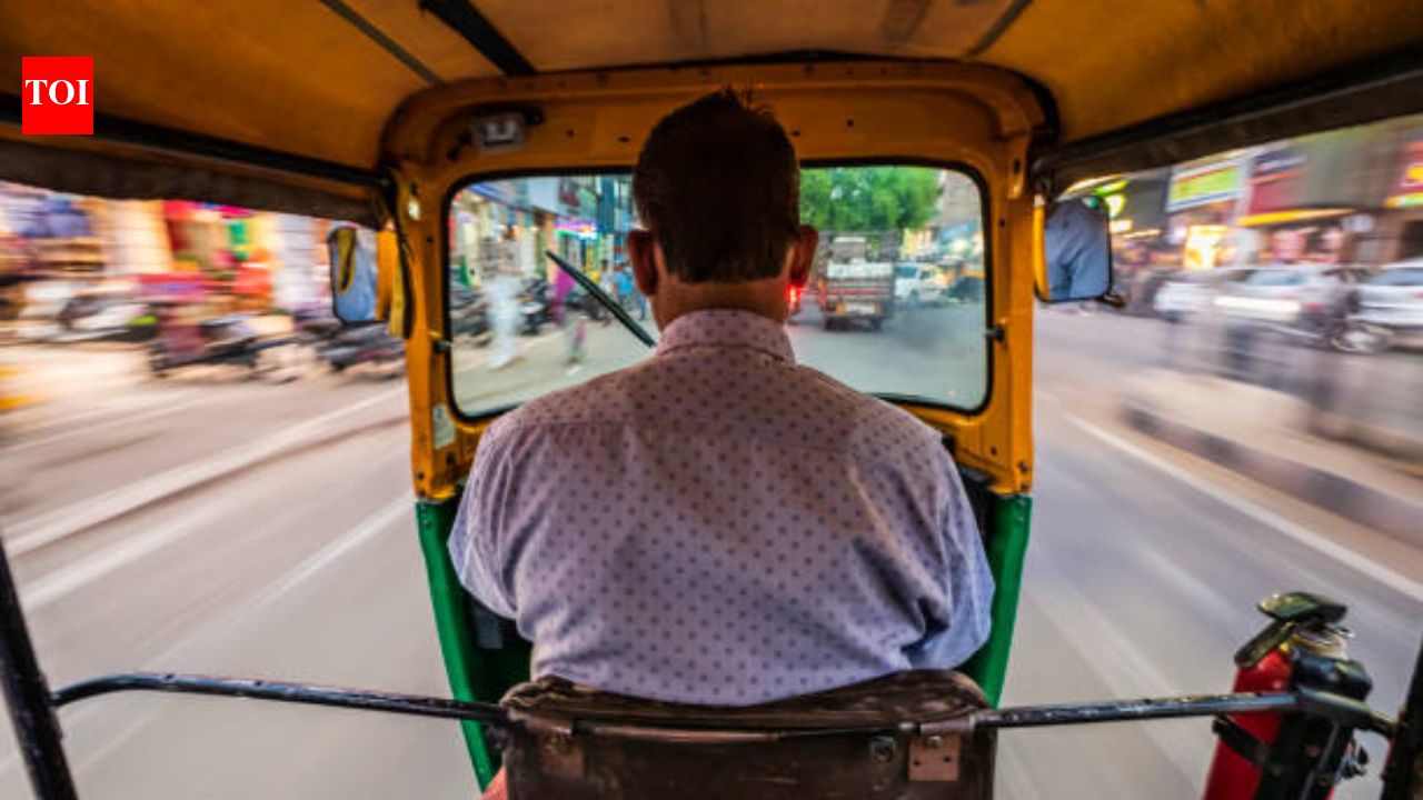 Auto driver's unexpected kindness: A ₹443 ride becomes a lesson in empathy for a young man