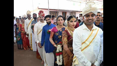 Simplicity defines mass wedding of 11 couples at Perne Temple