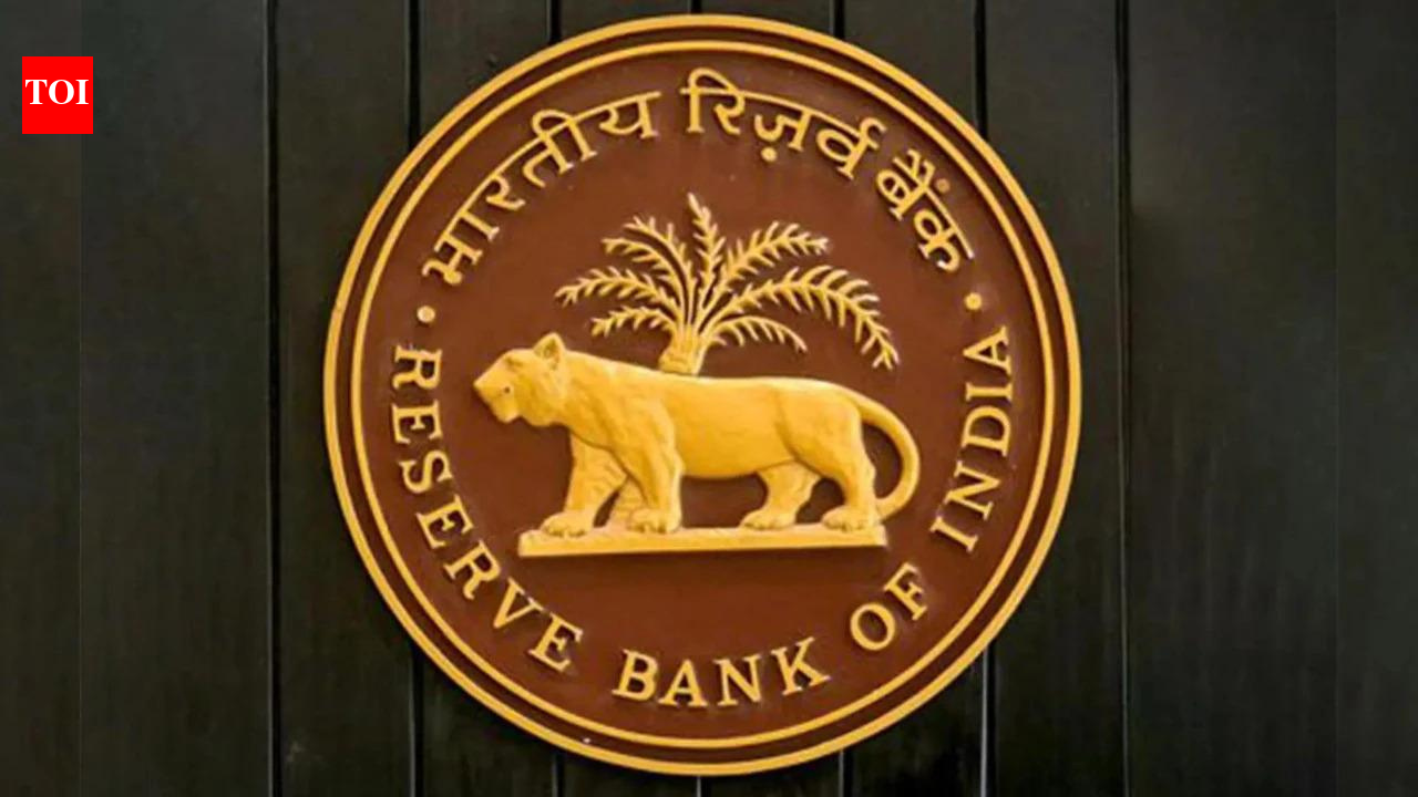 RBI bans banks from offering clients offshore bets on rupee