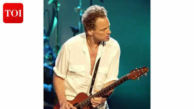 Former Fleetwood Mac guitarist Lindsey Buckingham attacked in Santa Monica; Woman throws ‘unknown substance’