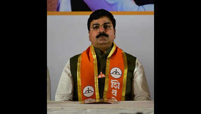 Sena and BJP netas spar over who is legitimate chief of Maharashtra boxing body