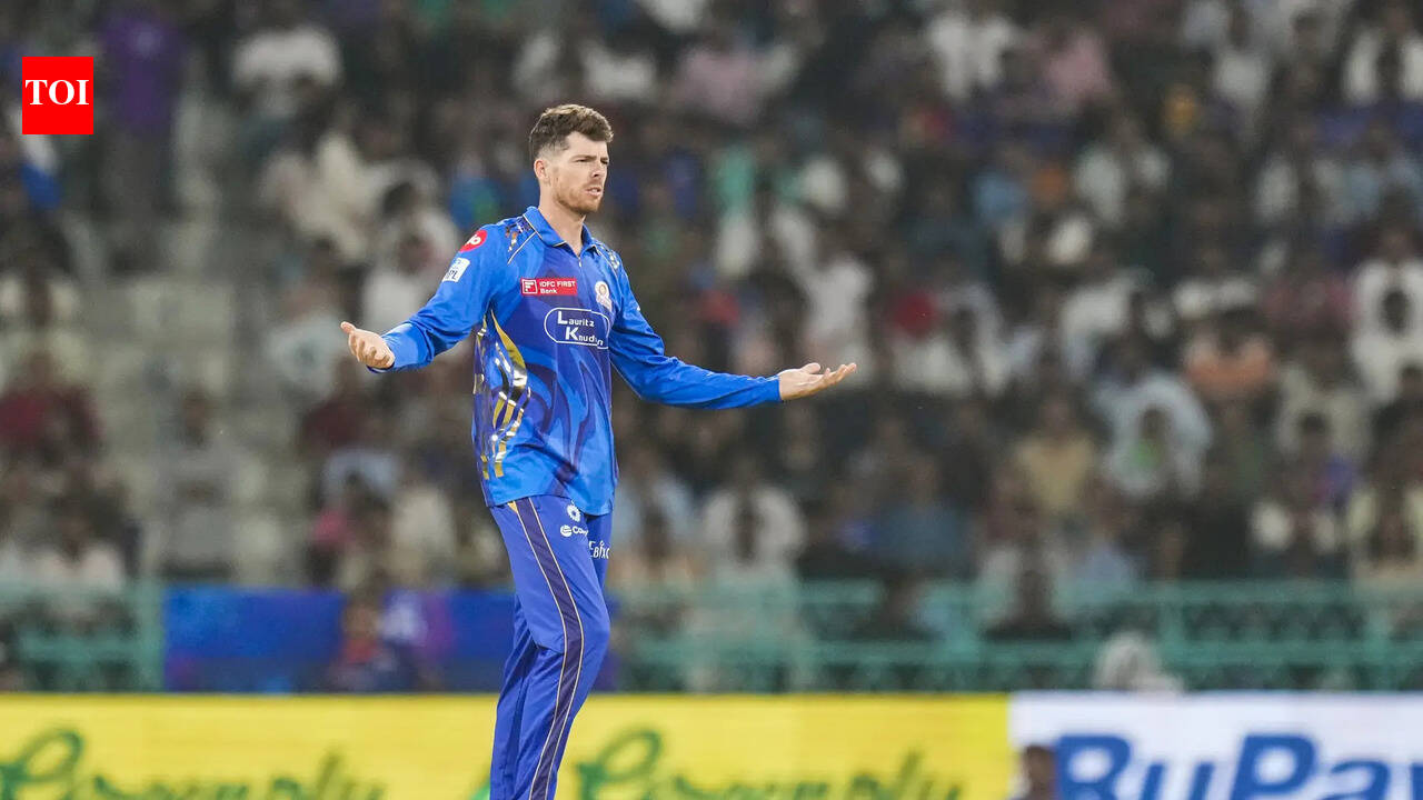 Mitchell Santner joins MI squad ahead of DC clash