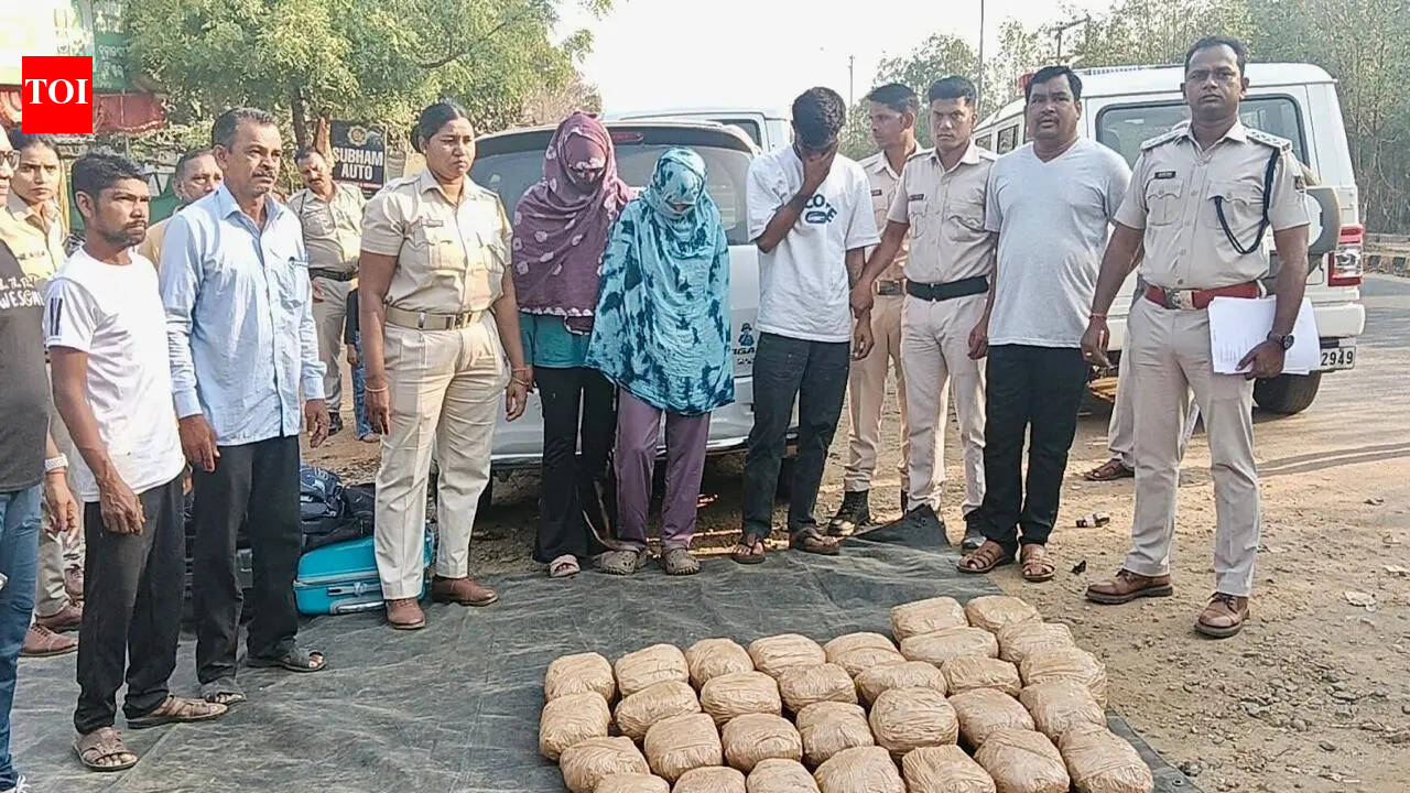 Cops arrest ganja traffickers using women, child as shield