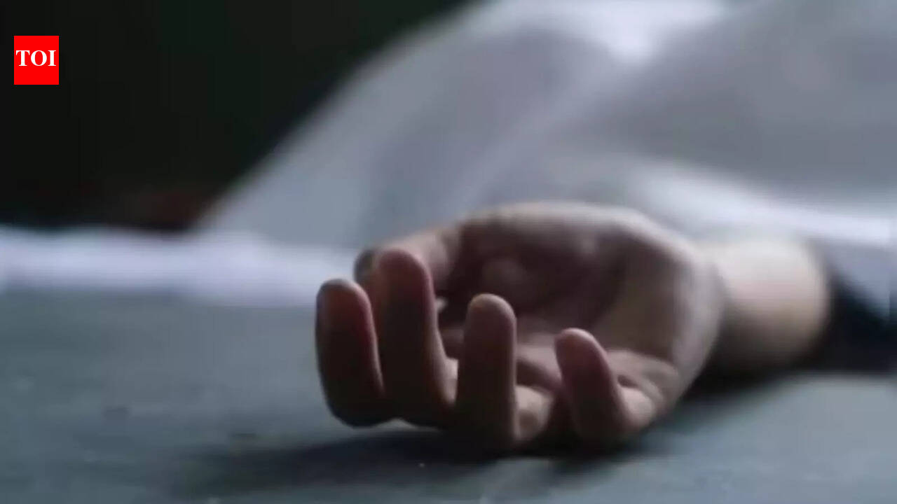 Class 12 student found hanging in Bettiah lodge