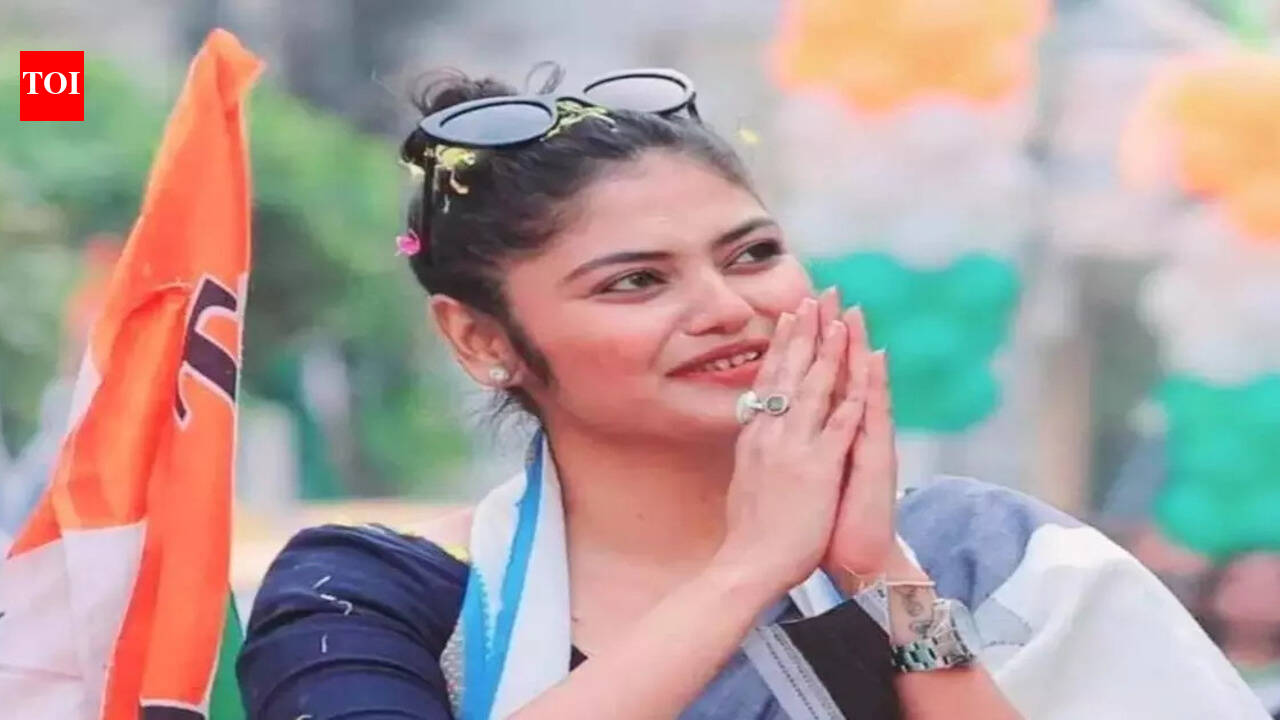 BJP workers raise ‘Jai Shri Ram’ slogans during Sayani’s temple visit