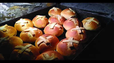 Bakers achieve one-tonne hot cross bun target despite LPG shortage