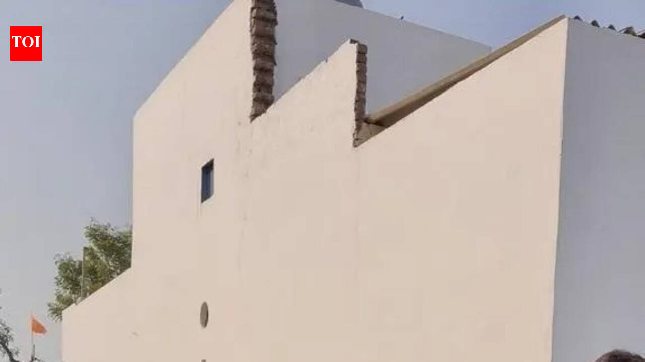 Water trickles from taps, 7k Noida residents fall back on borewells for daily use