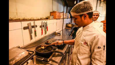 LPG shortage woes deepen: Power cuts stall induction kitchens as Pune restaurants face massive order delays, cancellations