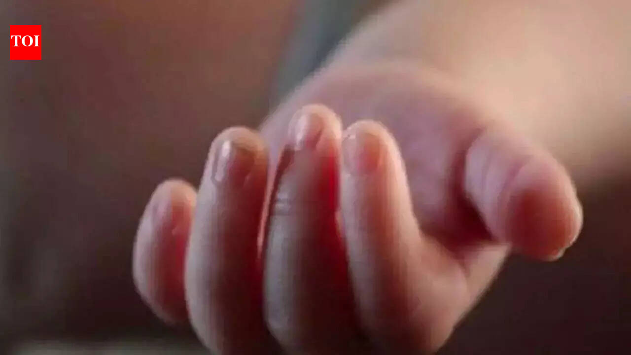 UP woman, newborn die as untrained staff delivers baby with doctor advising over phone