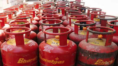 LPG rumours: Centre urges remaining states to prevent panic buying after only 17 conduct briefings – The Times of India