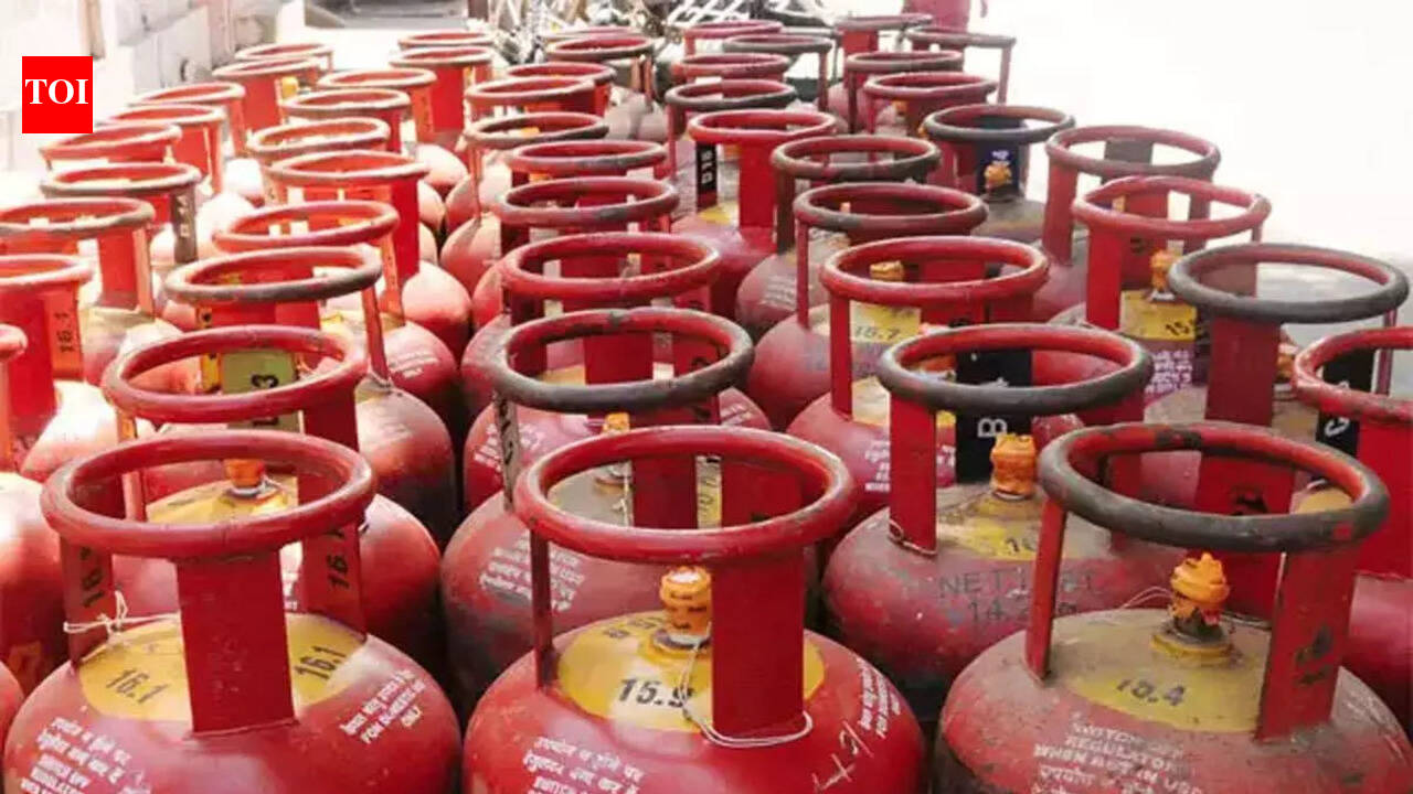 LPG rumours: Centre urges states to prevent panic buying after only 17 conduct briefings