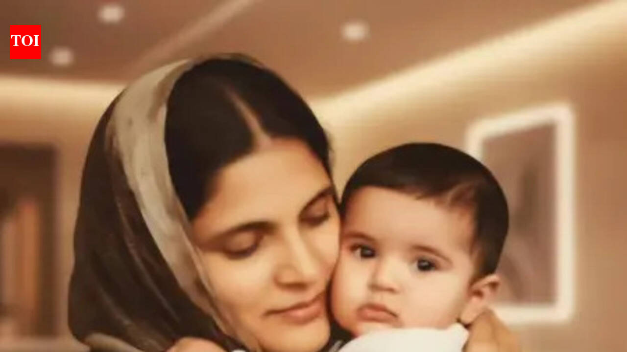 Raza Murad pays heartfelt tribute to late mother on her 98th birth anniversary; writes 'mother is the biggest blessing'