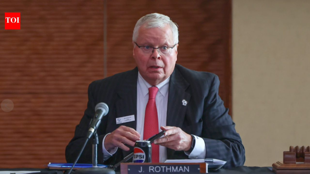 जे रोथमैन कौन हैं? विस्कॉन्सिन विश्वविद्यालयों के अध्यक्ष पर पद छोड़ने के लिए दबाव डाला जा रहा है