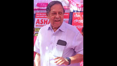 Santosh Hegde collapses at event in Bengaluru, now recovering