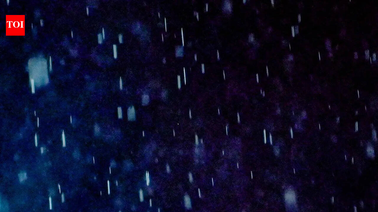 Dust storm pushes Delhi AQI into ‘poor’; GRAP not invoked due to rain forecast