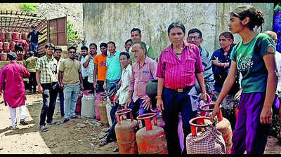 Panic over LPG shortages: Long queues and clashes over LPG as stocks dwindle; Officials urge calm amid unprecedented demand spikes