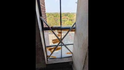 Cardboard covered windows & damaged books: JNUSU flags poor state of university library