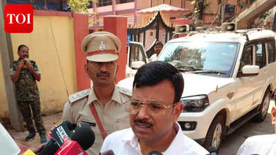 Prison security overhaul: IG Sudarshan Mandal inspects Dhanbad Divisional Jail; emphasizes strict adherence to security and inmate rights