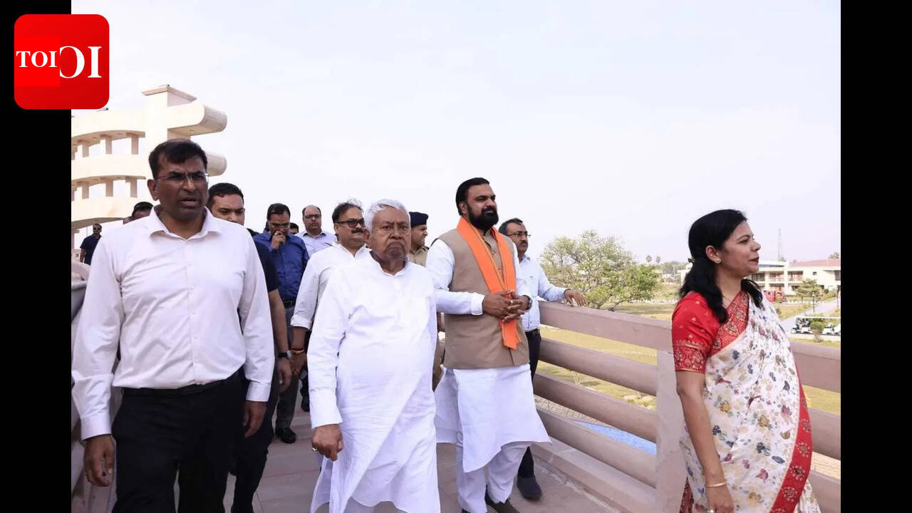 Nitish reviews facilities at Buddha museum in Vaishali, opens pathway