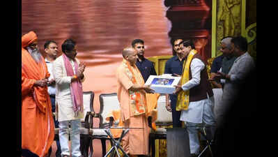 Glorify heroes, not negative characters: CM to filmmakers