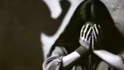 Andhra Pradesh go<b></b>vt employee raped at knifepoint, rod inserted in private parts” decoding=”async” fetchpriority=”high”></p>
</div>
<p>VIJAYAWADA: A 32-year-old woman govt employee was was brutally assaulted and raped by an unidentified man inside her home in Andhra Pradesh’s Macherla town on Thursday afternoon.</p>
<p> The assailant raped her at knifepoint, beat her up and then inserted an iron rod into her private parts.<span data-pos=
