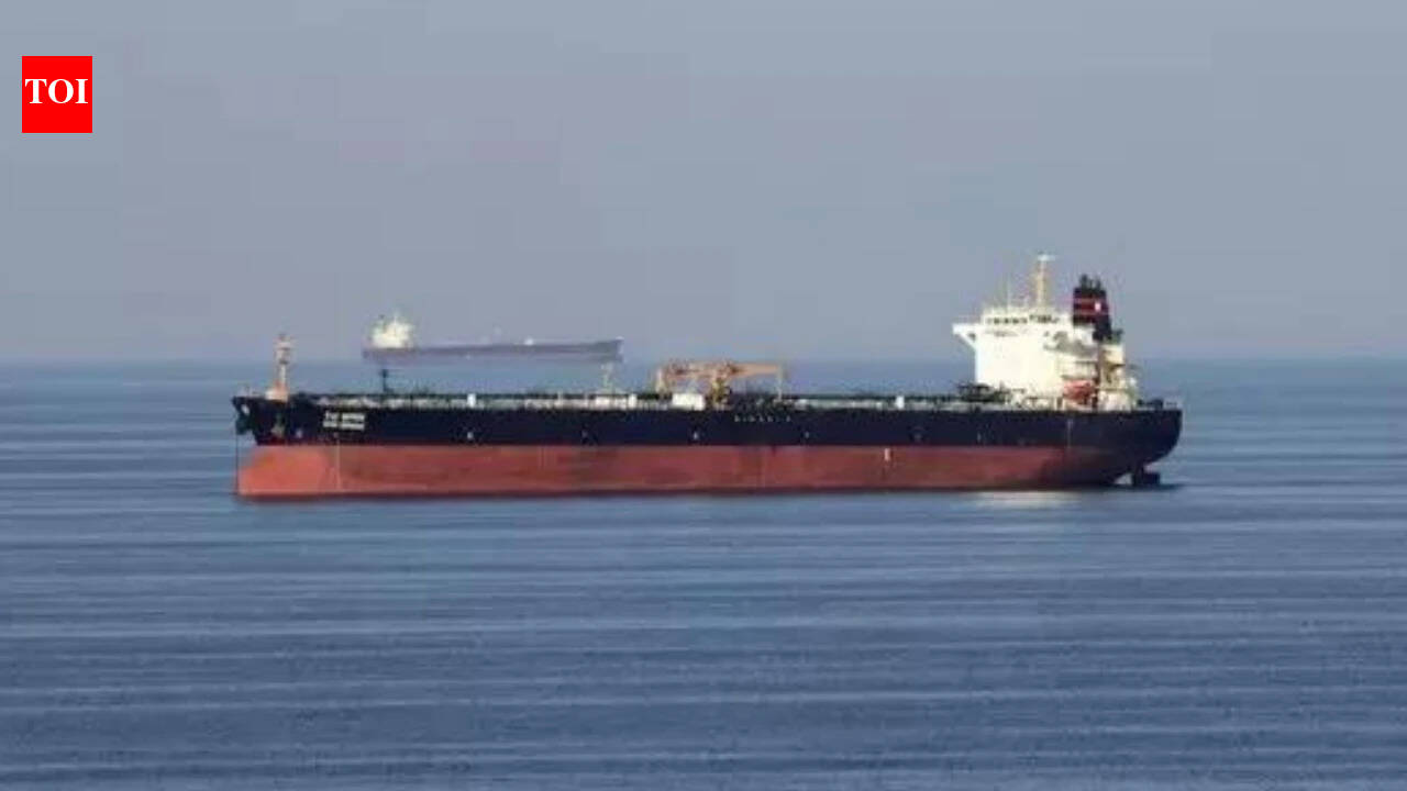 Japan ship exits Hormuz along Omani coastline