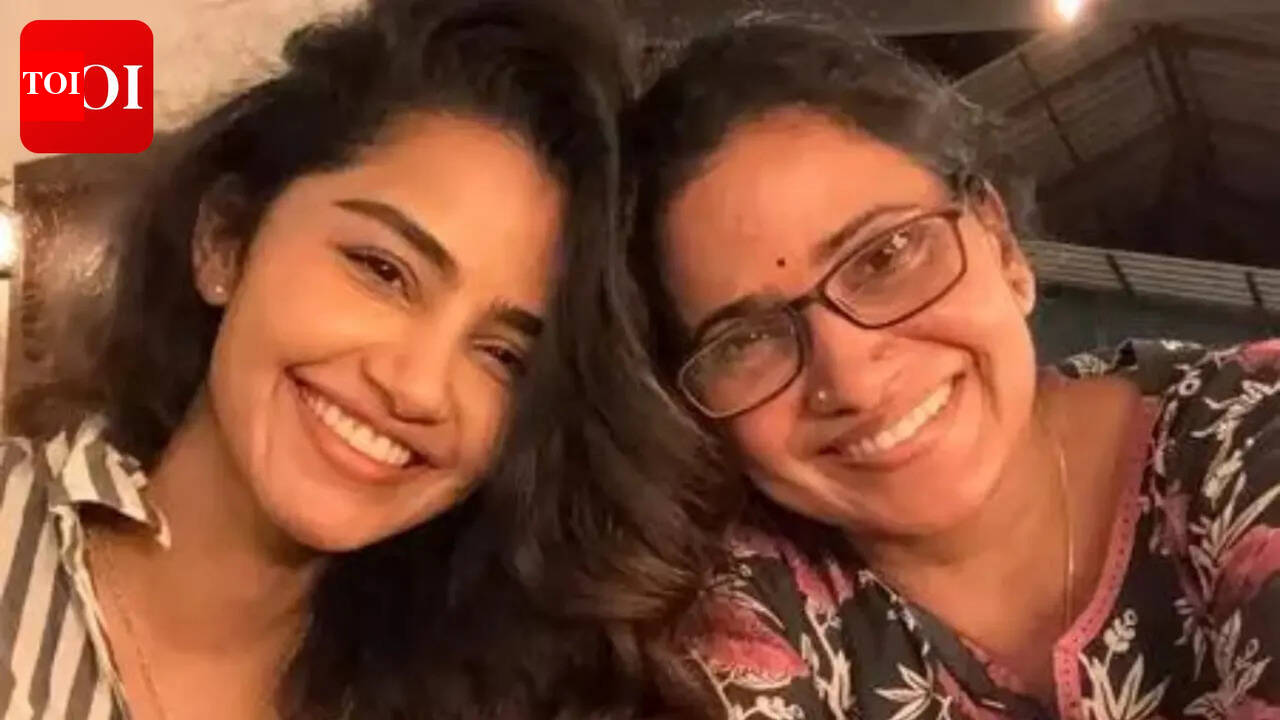 Anupama Parameswaran's adorable birthday post for her mom wins hearts on Internet