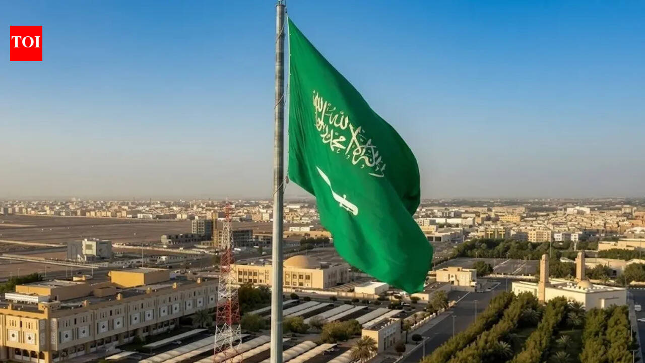 Saudi Arabia travel ban: New ministry rules bring up to SR30,000 fine, 5-year ban for restricted countries