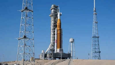 Curiosity corner for kids: What is Artemis II