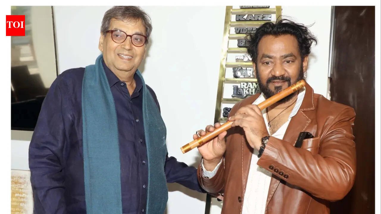 Subhash Ghai unveils Naveen Kumar’s debut book, says it inspires artists to follow their calling