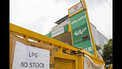 Auto LPG supply improves at public pumps, queues persist in Bengaluru