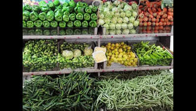 Vegetable prices crash in Bengaluru amid war & glut
