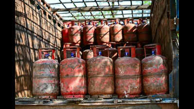 FIR against Sirsa gas agency for overcharging customer