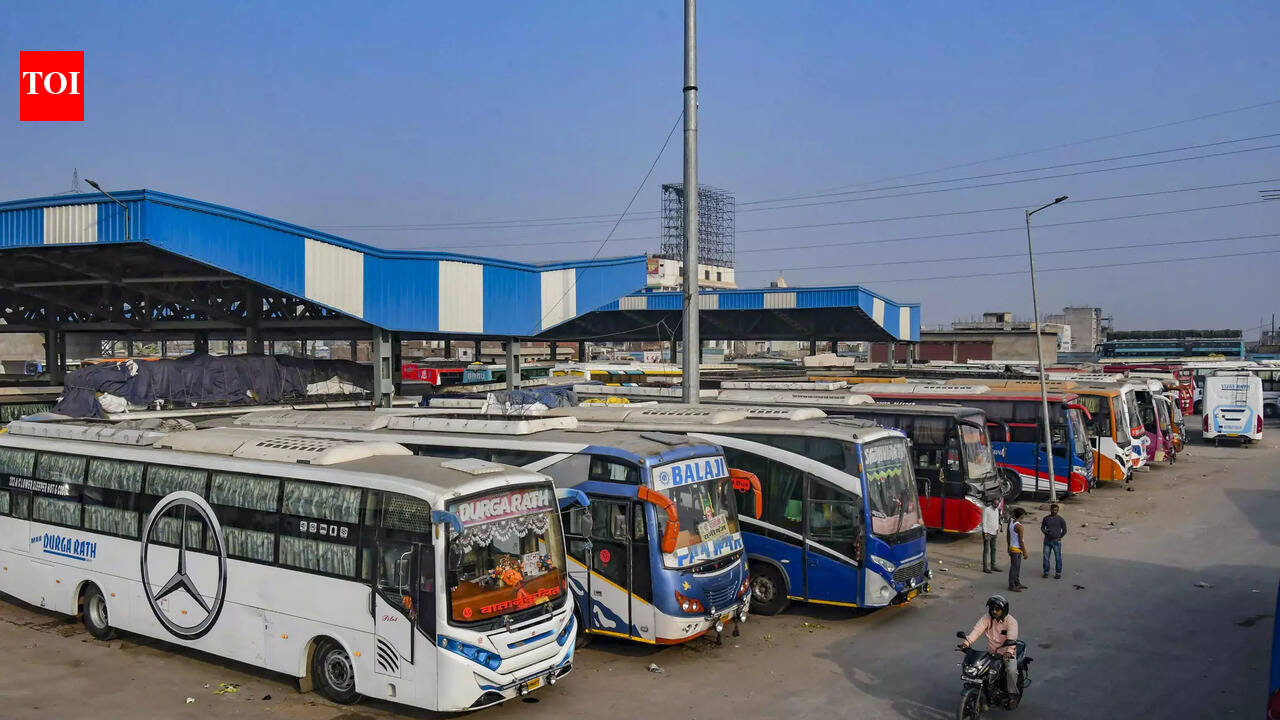DM orders encroachment removal near Patliputra bus terminal
