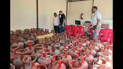 Clear all applications for laying gas pipelines, govt tells corpns