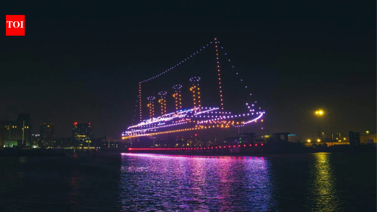 Titanic returns, this time in the sky: 950 drones recreate the iconic liner in a stunning show over UK’s Belfast