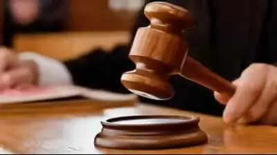 Court allows Mumbai mayor to renew expired passport during trial
