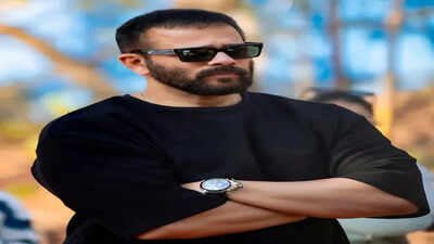  Life mein comedy aur action chal rahi hai