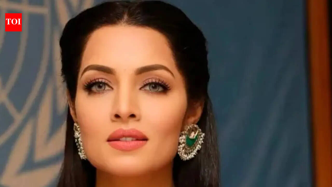 Celina Jaitly reveals nights she cried alone and felt empty; Says,' I fought quiet battles no one noticed'