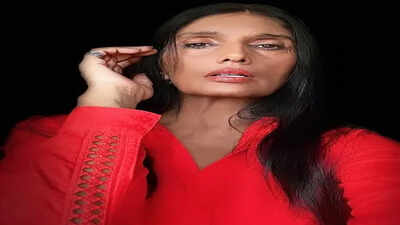 Anu Aggarwal recalls shooting romantic scene with a stranger; reflects on ‘Aashiqui’ emories