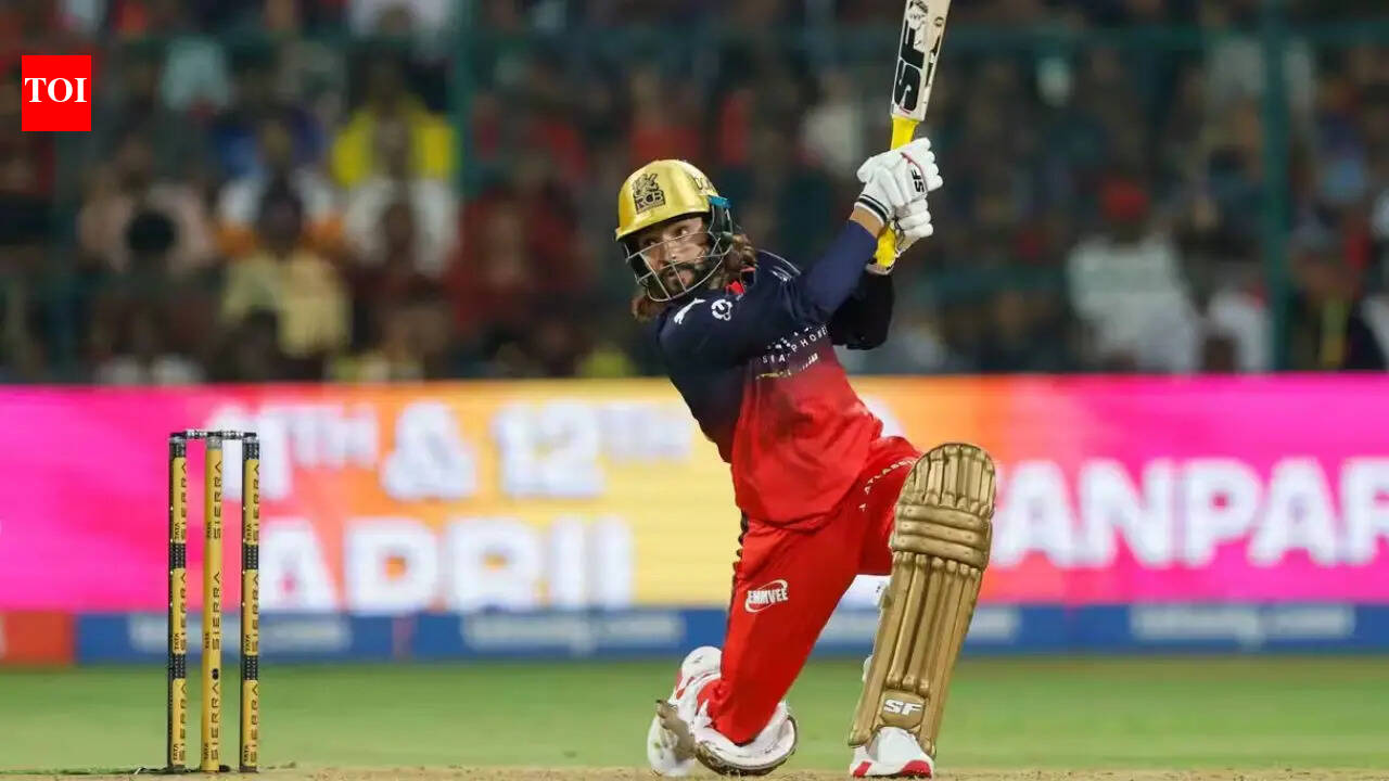 IPL Live Score: Patidar, David blitzkrieg takes RCB to 250/3 vs CSK