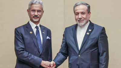  Iran FM Araghchi Calls Jaishankar As Hormuz Tensions Spike
