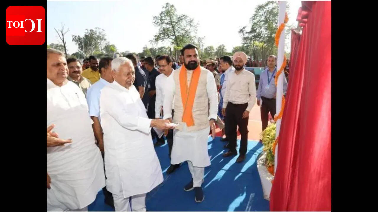 CM lays stone for eco-tourism centre at VTR, reviews projects